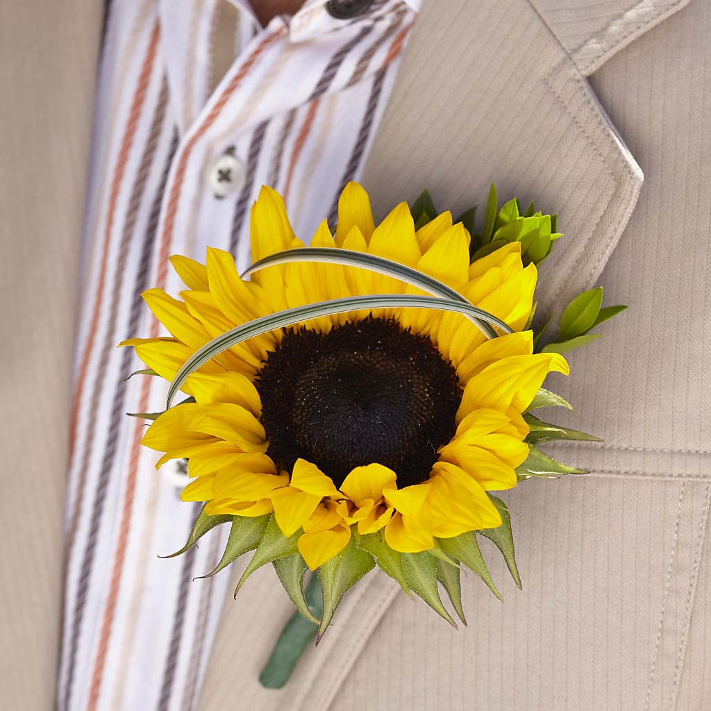 Free Spirit Boutonniere –  Magical Flowers, Naples FL